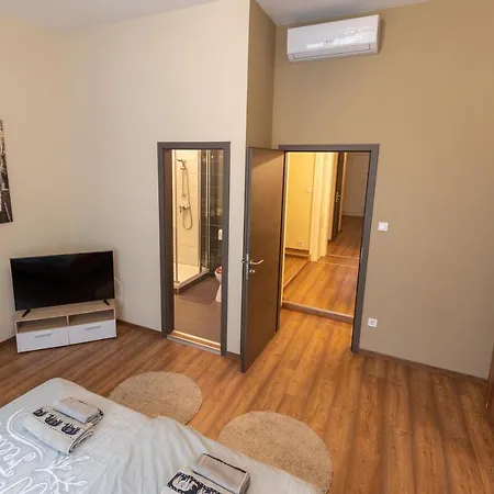 Wiky's With 3bathrooms *