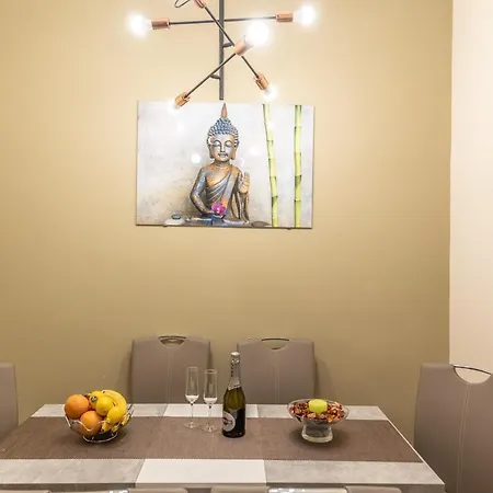 Wiky's With 3bathrooms *